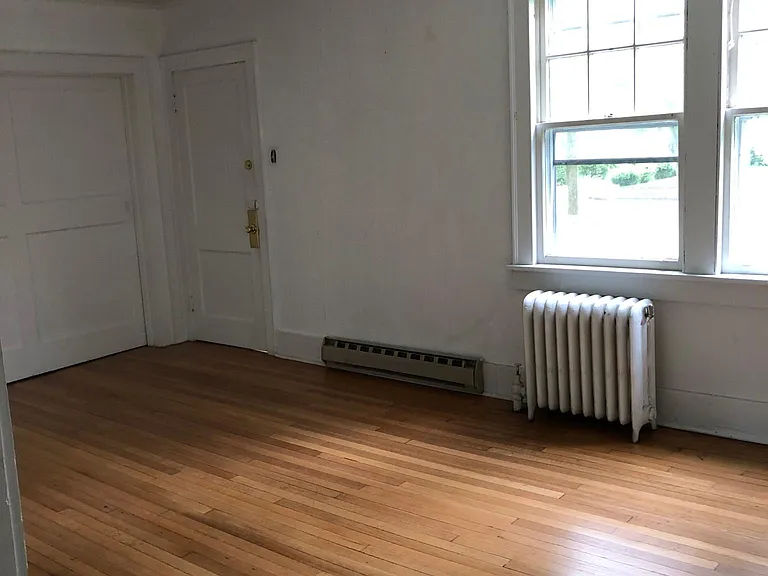 245 E Hamilton Ave — Photo 2