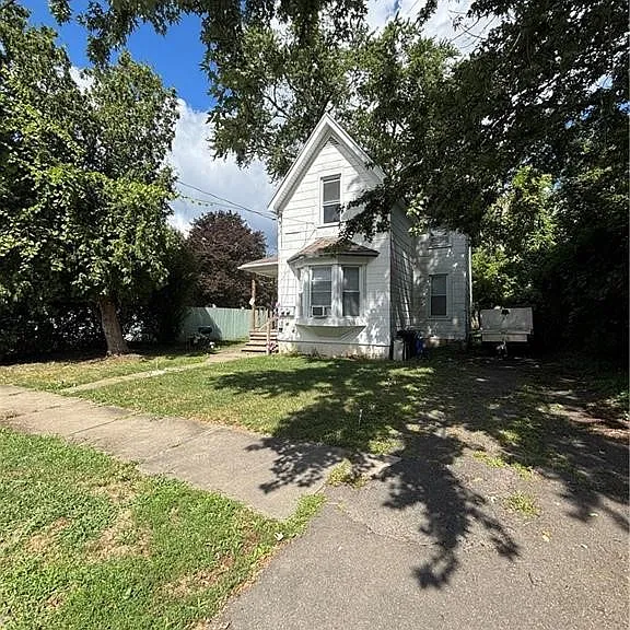 759 Carpenter St #B — Photo 1