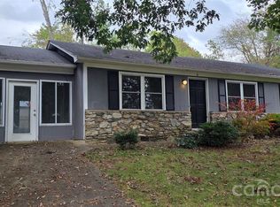 6 Fairway Dr, Asheville, NC 28805