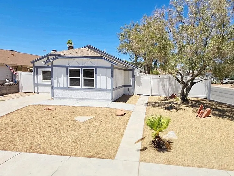 4419 Fairmont Cir — Photo 1