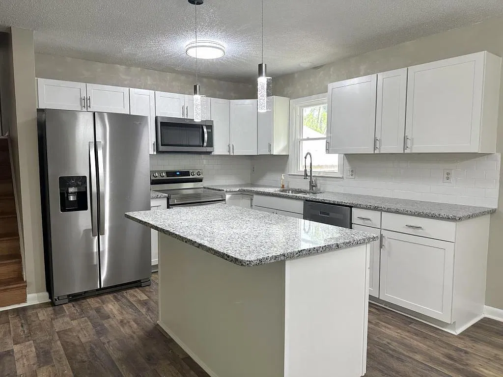 504 Glen Canyon Dr — Photo 4