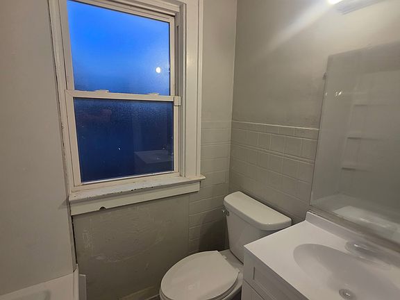 4th image of 550 Sheldon Ave