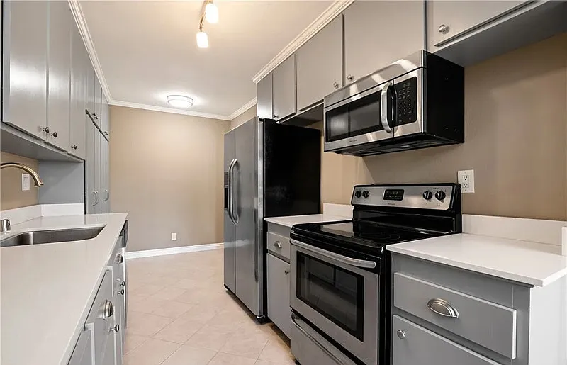 1 bed, 2.0 bath, 882 sqft, $2,500 — Photo 3