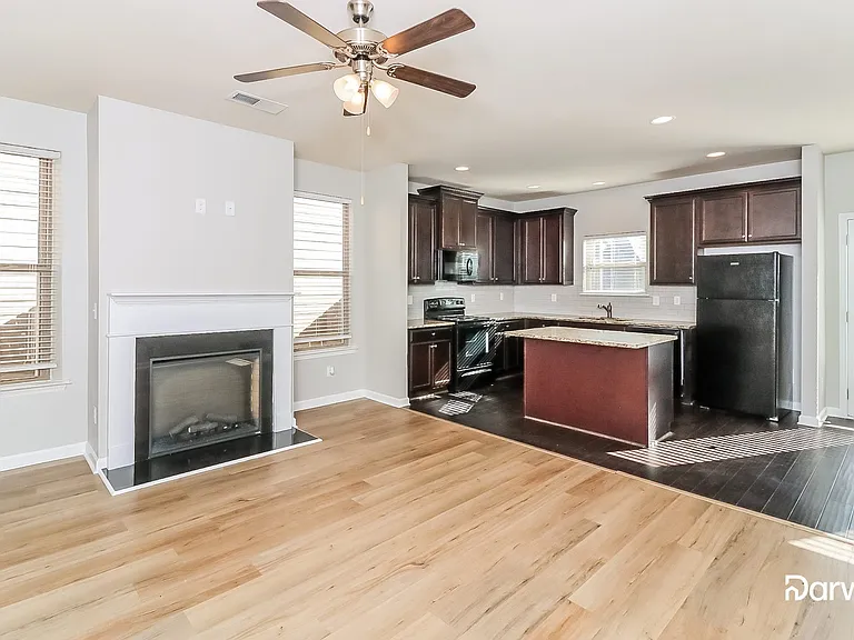 1620 Potomac Ct — Photo 4