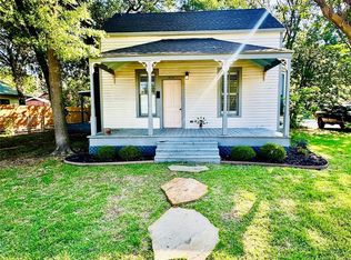 419 S Main St, La Grange, TX 78945