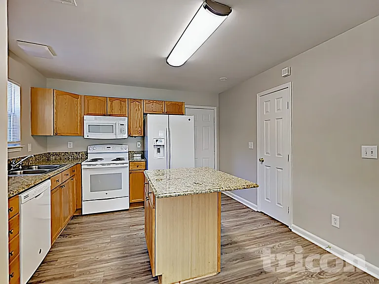 1221 Brook Farm Ln — Photo 7