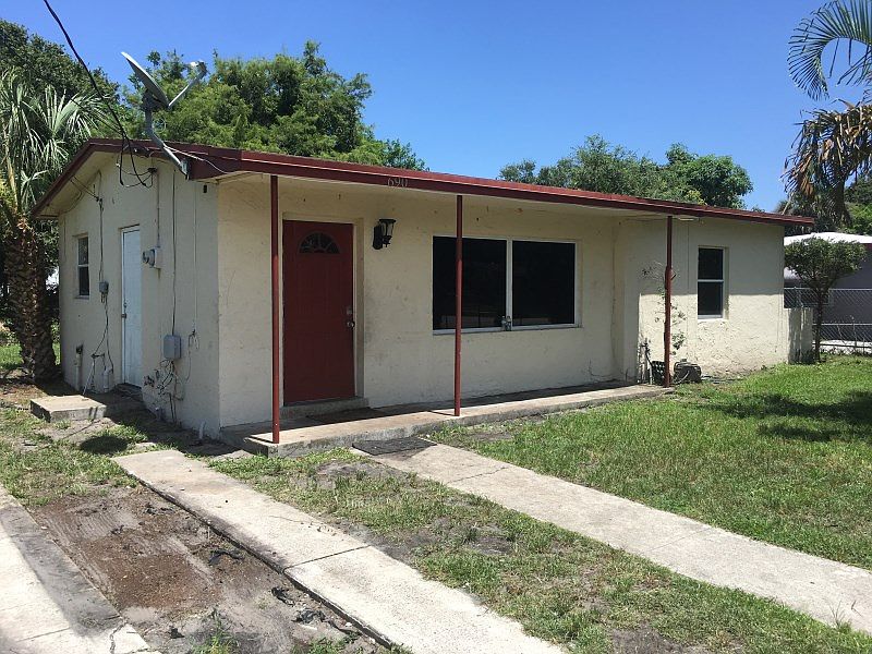 1st image of 690 NW 33rd Ave