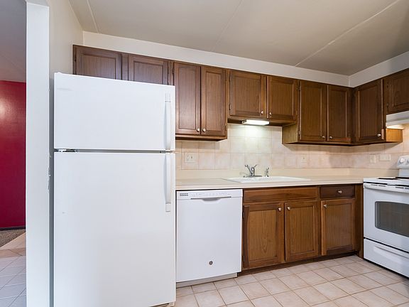 3rd image of 5326 Waterbury Ln APT 1004A