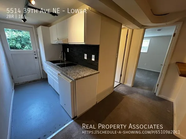 5514 39th Ave NE, Seattle, WA 98105