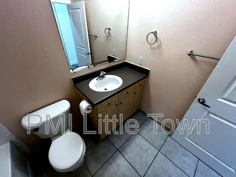 5677 Park Pl #104D — Photo 4
