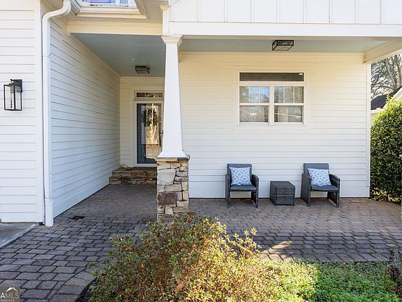 3rd image of 4784 Logan Rd