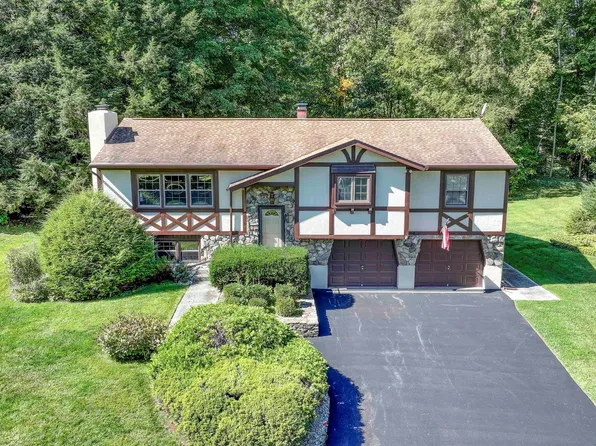 2 Myers Lane, Hyde Park, NY 12538