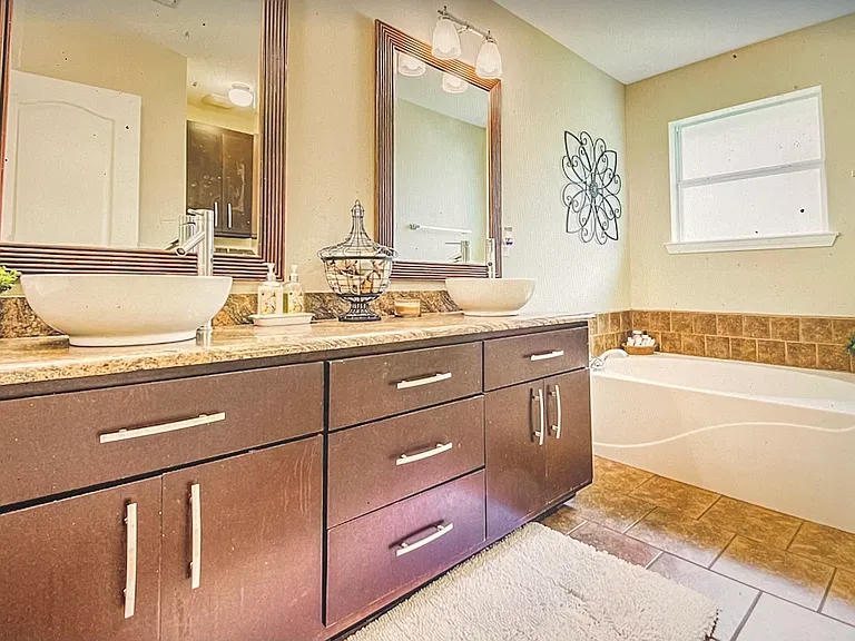 435 Cumberland Ave — Photo 2