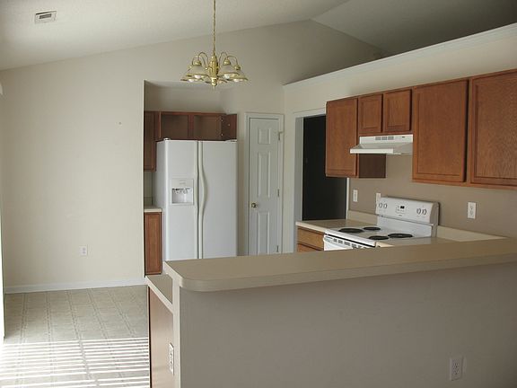 4th image of 208 Smallberry Ct