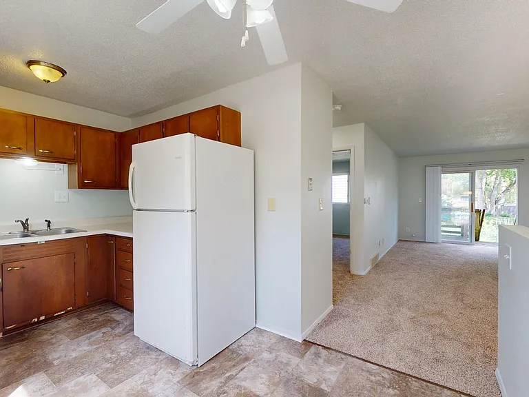 607 Meadow Pl — Photo 1