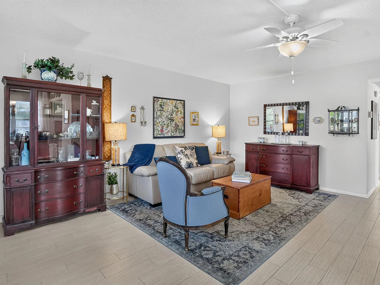 2 bed, 1.5 bath, 840 sqft, $1,900 — Photo 3
