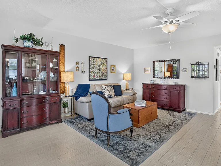 28 Brighton Dr E #28-A — Photo 3