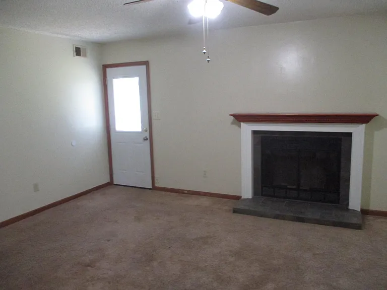 933 Fairborn Cir — Photo 13