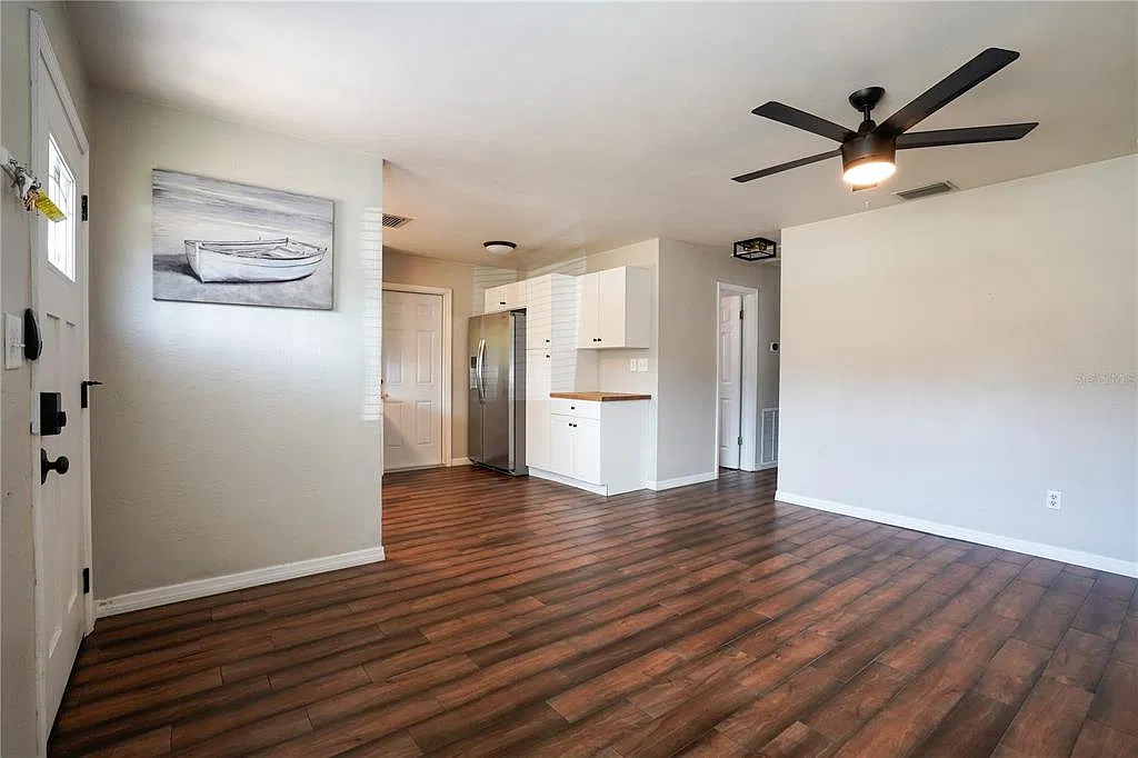 2 bed, 1.0 bath, 748 sqft, $2,450 — Photo 3
