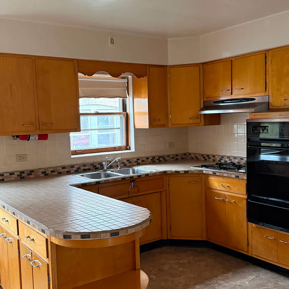 1 bed, 700 sqft, $1,350 — Photo 2