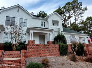 26 N Knoll Rd, Southern Pines, NC 28387