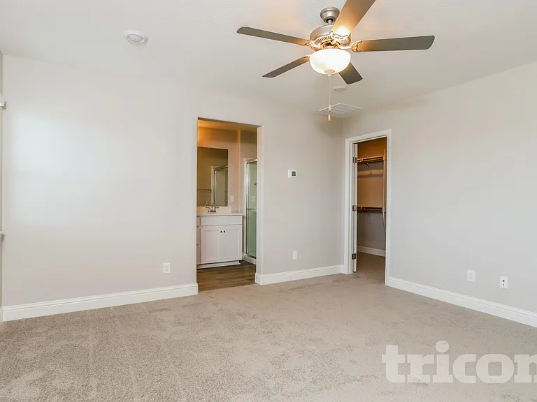 1232 Victorian St — Photo 8