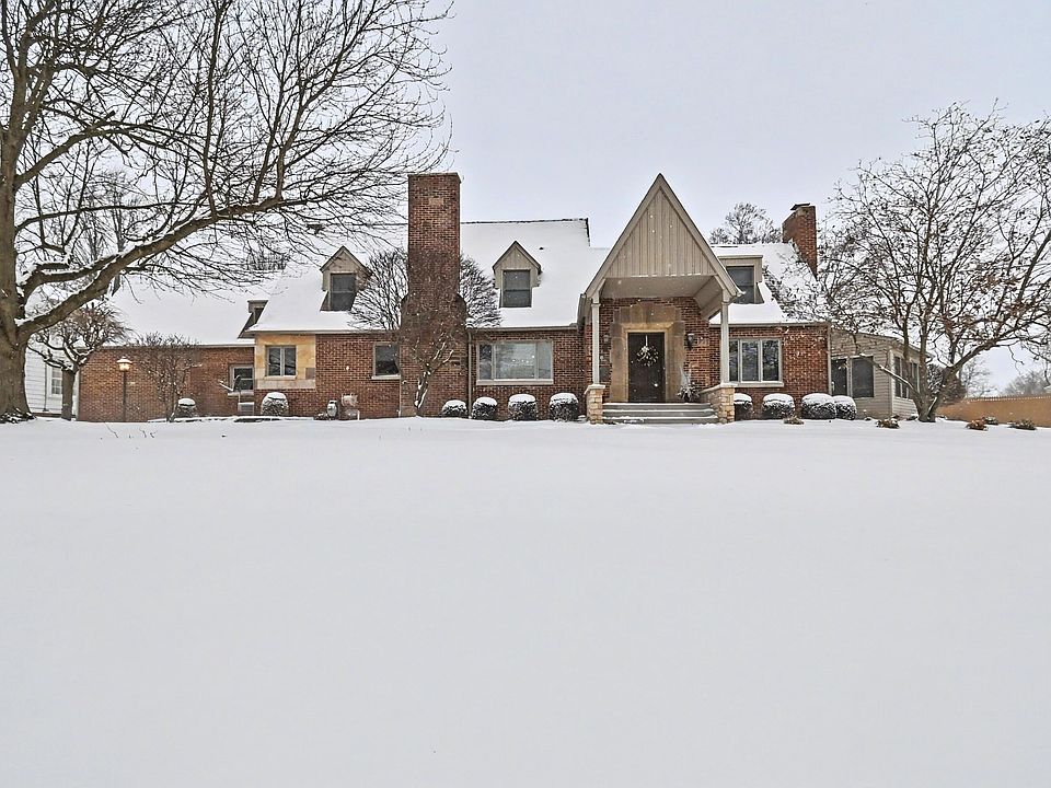 1st image of 35 E Gaylord Ave