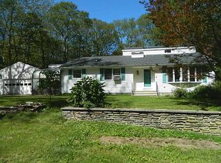 335 Rockland Rd, Scituate, RI 02857