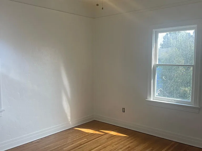 672 Euclid Ave #1/2 — Photo 29