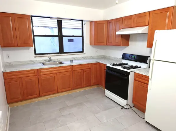 6129 Jackson Street image 8 of 10