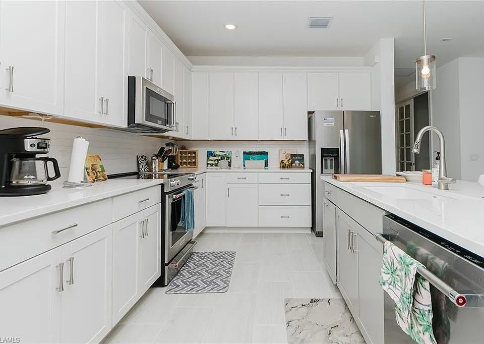 5939 Gala Dr