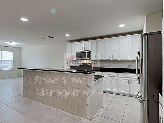 5th image of 1013 Rio Frio Dr