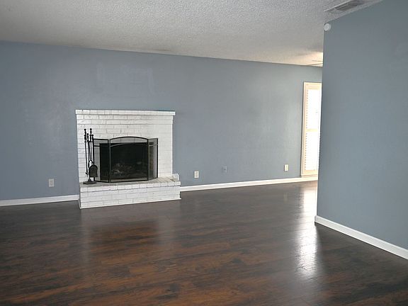 3rd image of 5316 Nelson St