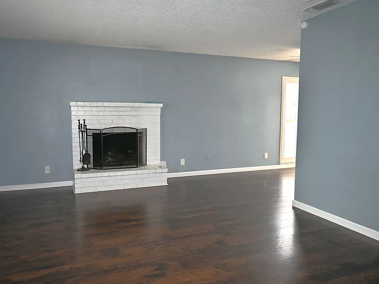 5316 Nelson St — Photo 3