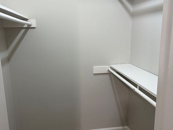 4th image of 4266 Kaplan Dr