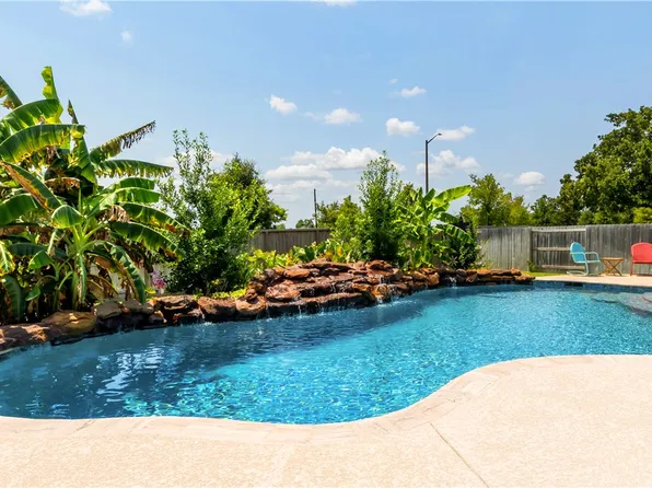 1963 Cottonwood Terrace Ct, College Station, TX 77845