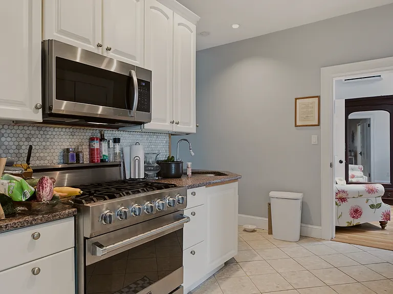 92 Pelham St #1 — Photo 6