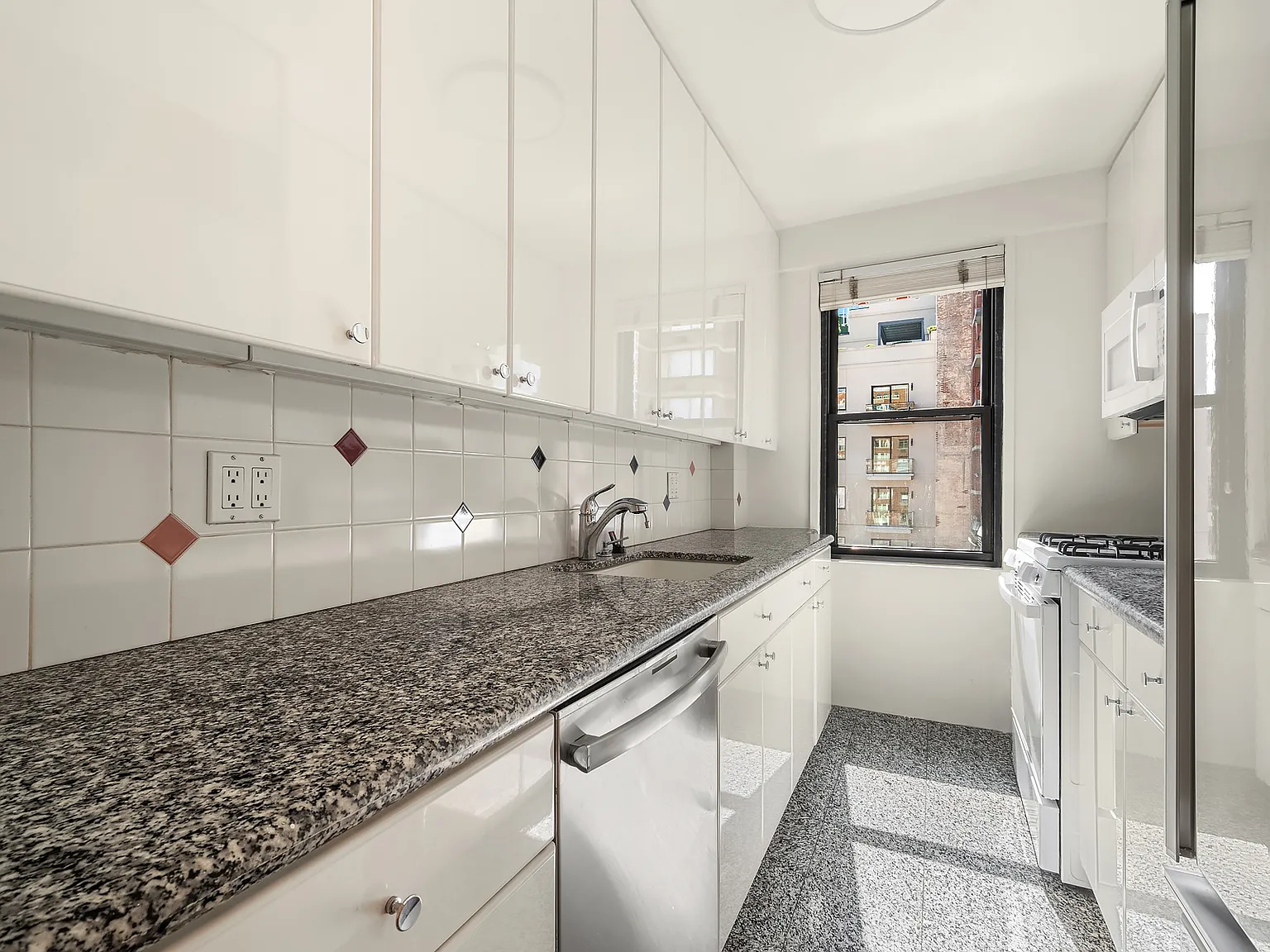 301 East 62nd Street — Photo 3