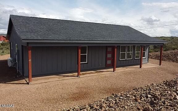 4th image of 40 Papago Pl