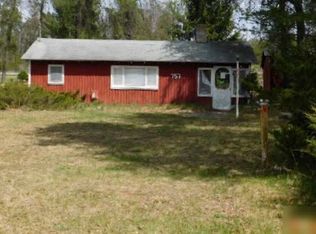 757 Roberts Dr, Harrison, MI 48625