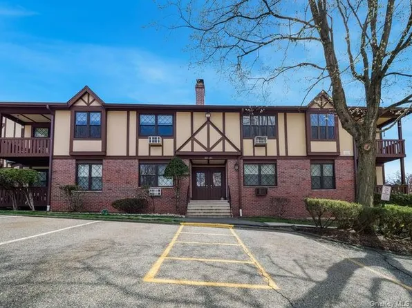 391 Sierra Vista Ln, Valley Cottage, NY 10989