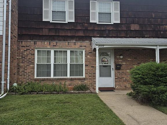 2nd image of 2009 Beech Ln