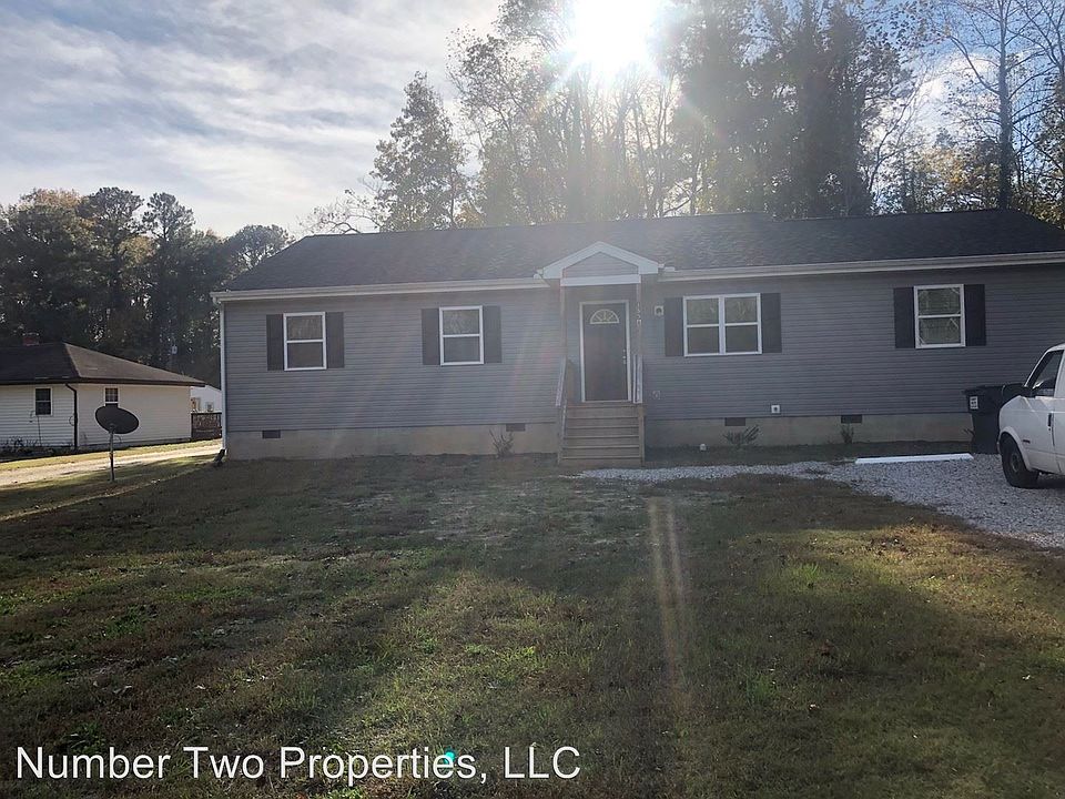 1st image of 1306A Moses Ln