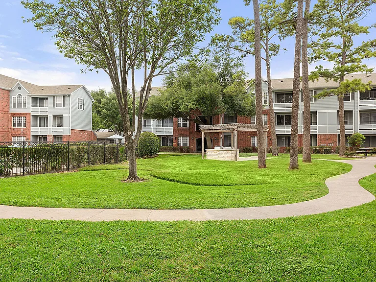 C243030_VerandaAtCenterField_CommonArea_02