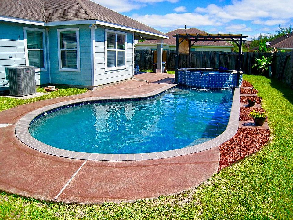 1st image of 18203 Doral Rock Ct