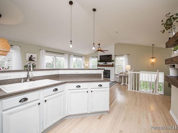 5th image of 3157 Saganashkee Ln