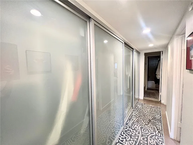 622 Westmount Dr #C — Photo 17