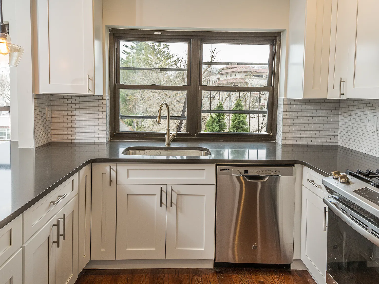 3 bed, 1586 sqft, $6,000 — Photo 2