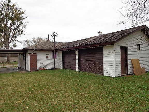 3rd image of 22 Winifred St