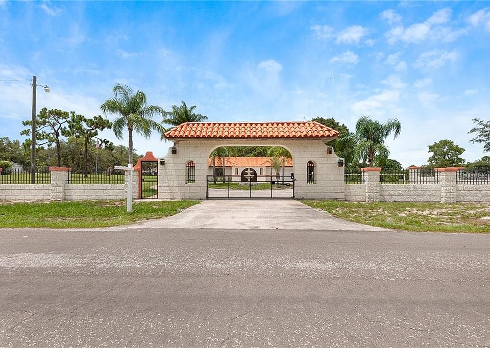 1st image of 8927 Sheppard Dr